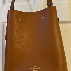 Kate spade purse! Very roomy and put together bag.